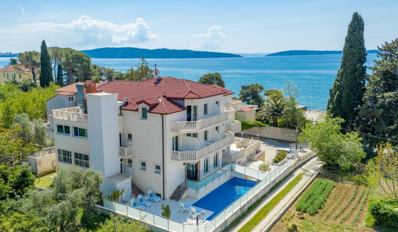 Hotel Riva With Swimming Pool