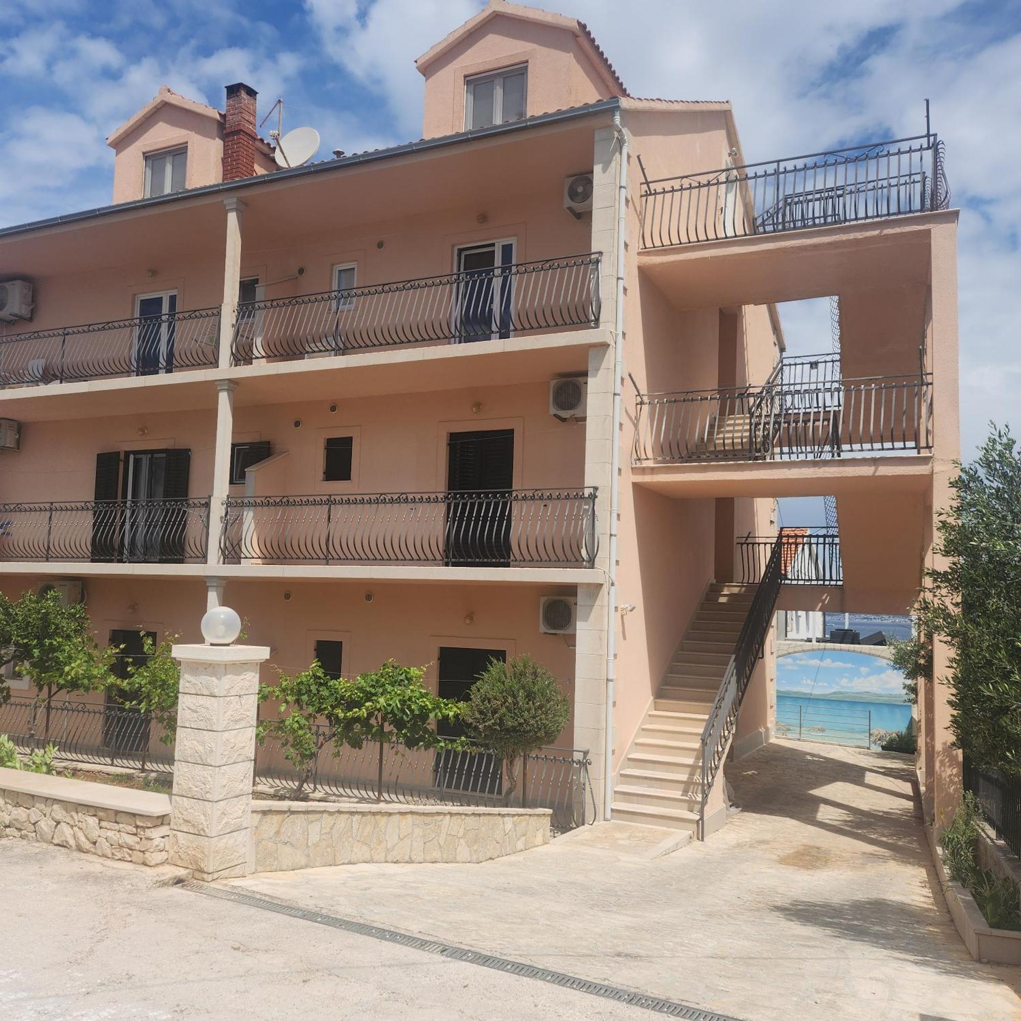 Rooms & Studio 4You Guest house 3*