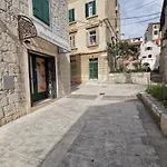 Fjaka Boutique Apartments