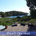Near The Sea Vacation Home Parja