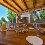 Villa Vesna With Heated Pool