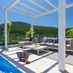 Villa Elegance