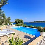Luxury Beachfront Villa Dalmatino Trogir With Private Pool Right At The Beach In Okrug Gornji - Ciovo