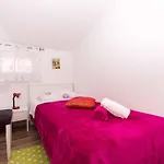 Apartments In Okrug Gornji 26579