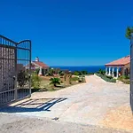 Villa Lambik - 7 Bedroom Villa With Magnificent Views Of The Sea And Distant Islands