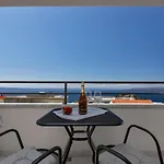 Holiday Home L & B Makarska