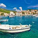 Room In Hvar Town With Sea View, Balcony, Air Conditioning, Wi-Fi