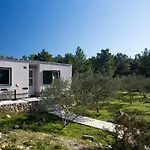 Olive Eden Holiday Home