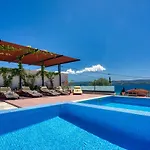 Luxury Villa Paradise 120M From Sandy Beach, Heated Pool, Billiard, Max 12 Pax