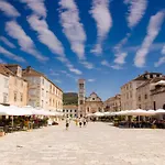 Seabreeze Apartments Hvar