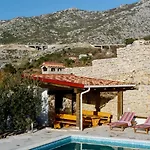 Villa Anabella Peaceful Holiday Home With Pool