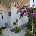 A1 - Apt Near Beach With Patio Parking And Grill
