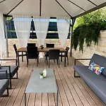 Villa Sunny Garden With Private Heated Pool