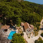 Villa Virida - Private, Quiet & Secluded