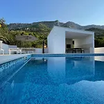 Tole Villa Podaca 2 With Heated Pool