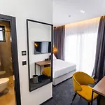 Boutique Rooms 76