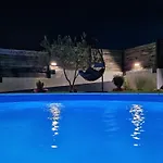 Holiday House Boost With Heated Pool