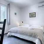 Apartmani Dule Komiza