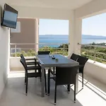 Olive & Almond Apartment