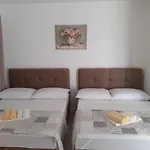 Apartments Vinea