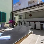 Apartment Amos With Private Pool