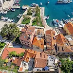 Lola Apartments - Hvar