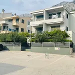 Gabrijel Apartments Makarska 1