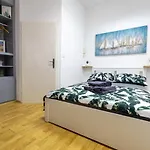 Apartment Kalalarga