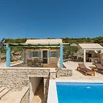 House With A Swimming Pool - Olive Grove Sumartin
