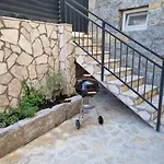 Apartment Gajo With Swimming Pool Near Split
