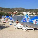 Seaside Holiday House Vinisce, Trogir - 12066