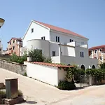 Apartment Jelsa 4608B