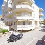 Apartments By The Sea Split - 7589