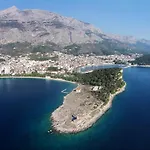 Apartments By The Sea Makarska - 15200