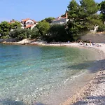 Apartments With A Parking Space Splitska, Brac - 9657
