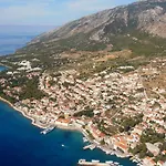 Apartments With Wifi Bol, Brac - 11728