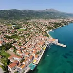 Apartments With A Parking Space Kastel Stari, Kastela - 12104