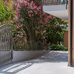 Studio Podaca 11748A