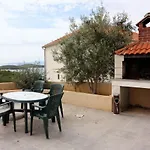Apartments With A Parking Space Hvar - 4637