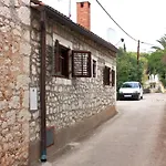 Apartments By The Sea Milna, Brac - 5242