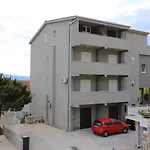 Apartment Nemira 17039A