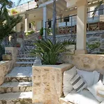 Villa Sano