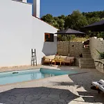 Villa Bora - Blue Flat Green Flat