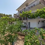 Apartments Nedjeljko