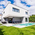 Luxury Villa Split Lady 2 With Private Pool Near The Beach In Split - Kastel Kambelovac