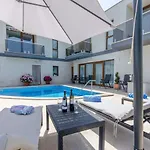 Apartments Villa La