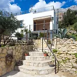 Stunning Home In Marusici Omis With Kitchen