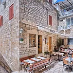 Deluxe Dreamy Room In The Center Of Hvar With Sea View