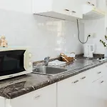 Apartments Mirna Center & Beach