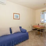 Apartment Gold